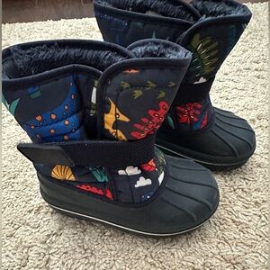 The Children’s Place Snow Boots Dino Print (7)